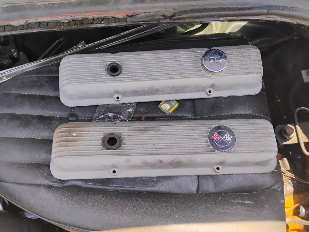Corvette 71 Valve Covers Original