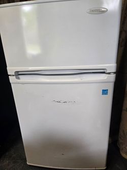 Danby Designer 3.1 cu ft Mini Fridge with Freezer - Works Great!