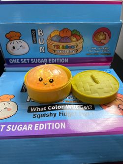 Rainbow Mystery Dumpling Squishy Bun – Surprise Toy