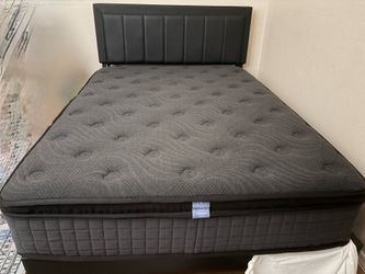 Full Size Bed Frame & Mattress