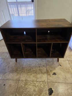 T v stand