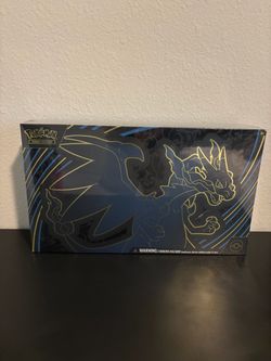 Pokemon Charizard Ultra Premium Collection