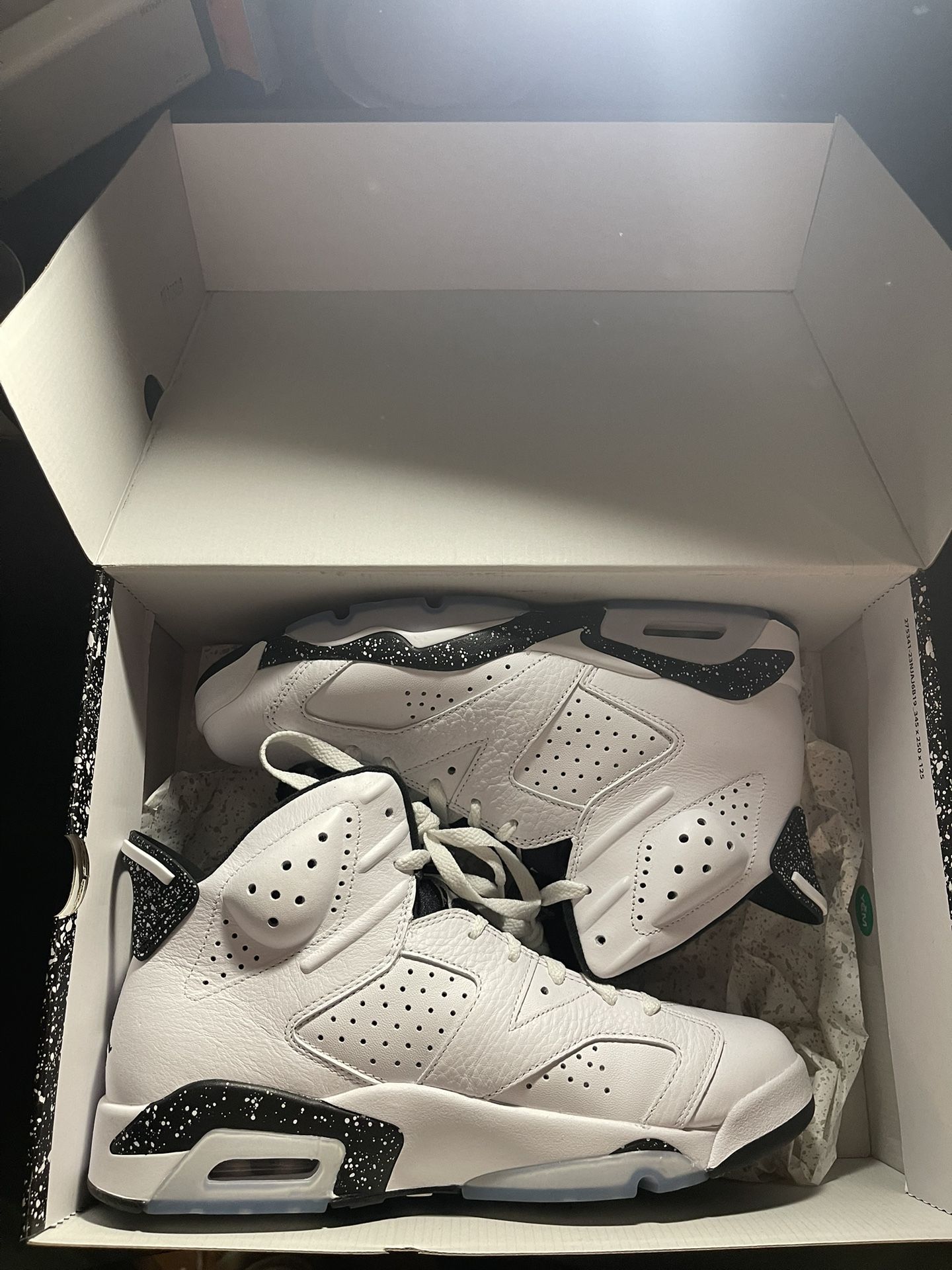 Air Jordan 6 Oreos