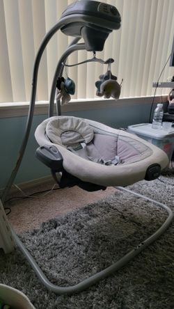 Graco Baby Swing with Mobile