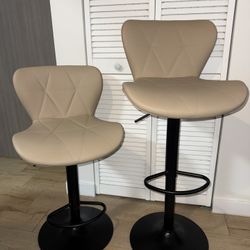 Chairs Barstool - Like New *needs to go*