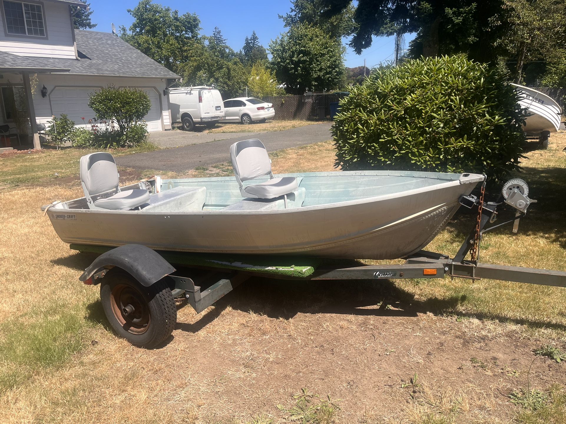 Smoker craft 12 Boat with Calkins Trailer and Minn Kota 
