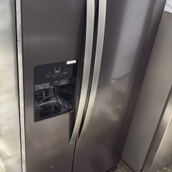Whirlpool Side-By-Side Refrigerator 33” Wide