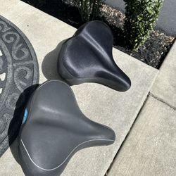 Two Very Comfy Cloud9 Bike Seats With Spring