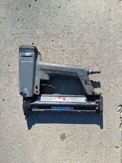 Senco 18 Gauge Strip Brad Nailer Model SLP20....asking $50.00