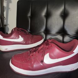Nike Air Force 1 ‘07 Crimson Red patent leather size 10