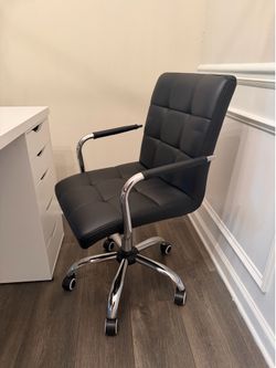 Desk chair