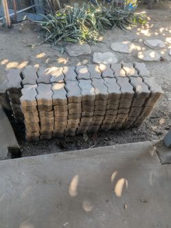 Free Interlocking Pavers