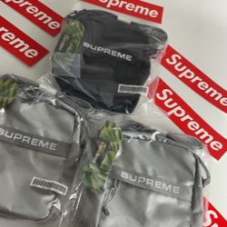 Supreme Shoulder Bag 