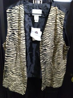 Delta Burke size 22 w zebra print vest
