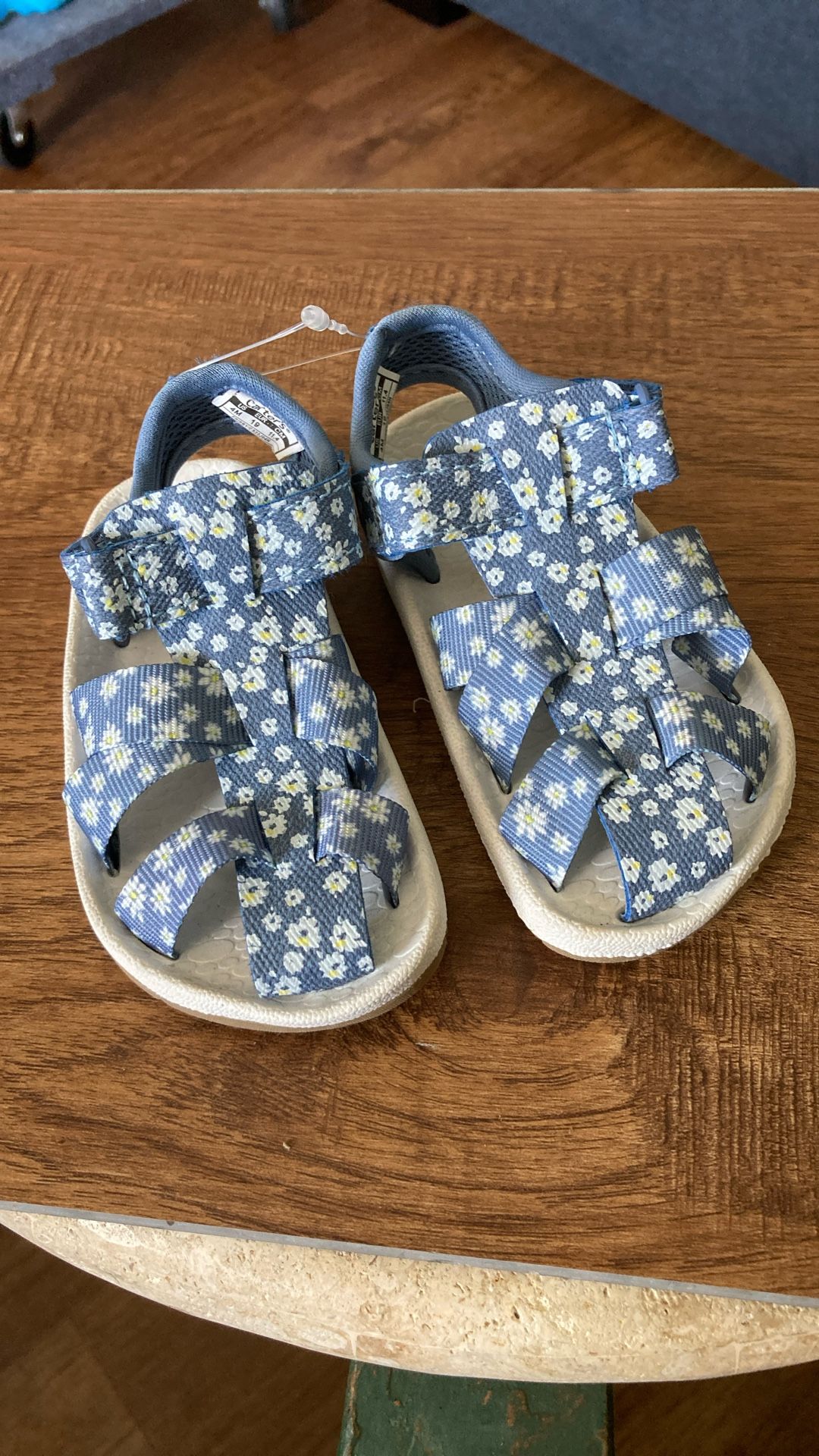 Carters Size4 Daisy Print Sandals New