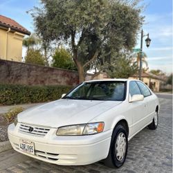 2000 Toyota Camry 