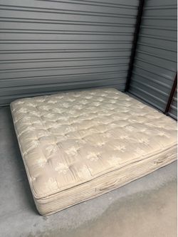 King Size Sealy Posturepedic Double-Sided Pillow Top Mattress Set