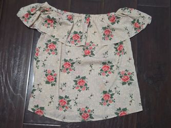 Women's off the shoulder top size large