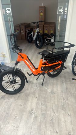 Brand new Family cargo ebike in grey and orange Carrior ebike for kid, grocery and pet