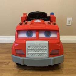 Real Rigs Kids Powered Ride On Fire truck 