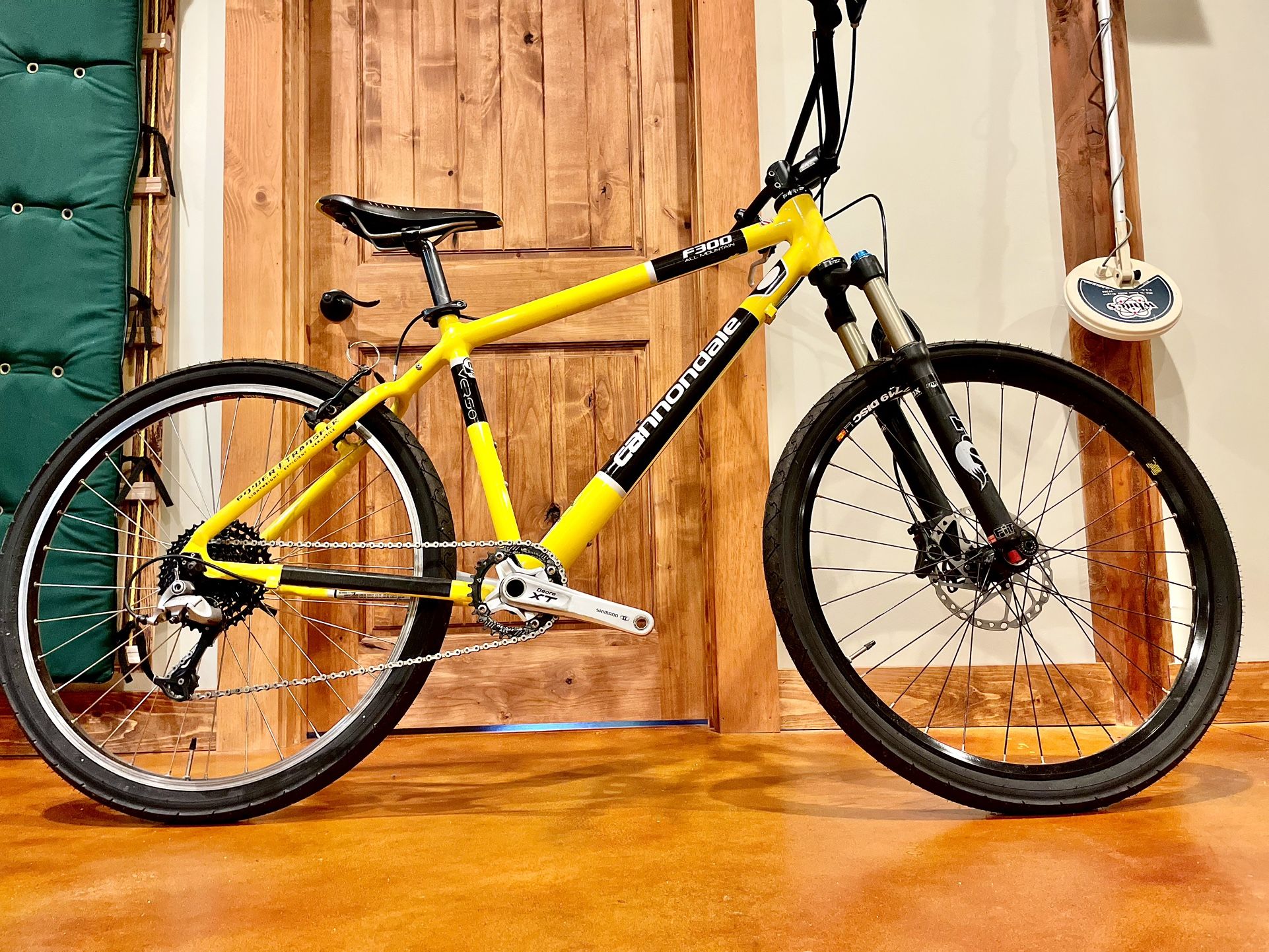 Cannondale USA  made f300 medium fox 831 fork shimano xt 1x9mtb bike mountain gravel