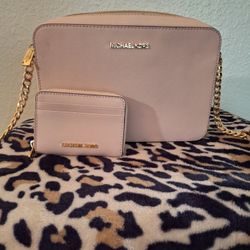 Michael Kors Purse/Wallet