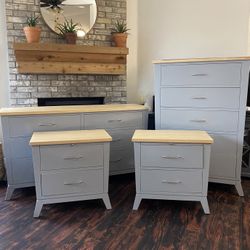 Dresser Chest Drawers And two Nightstands 