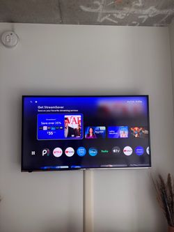 Hisense 43" TV with Wall Mount