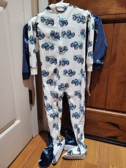 CARTERS 4T WARM BOYS PAJAMAS! BNWT! RETAILS 18