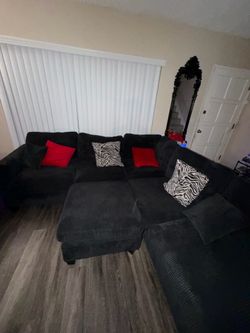 Large Black Modular Sectional Couch with Ottoman – Great Condition
