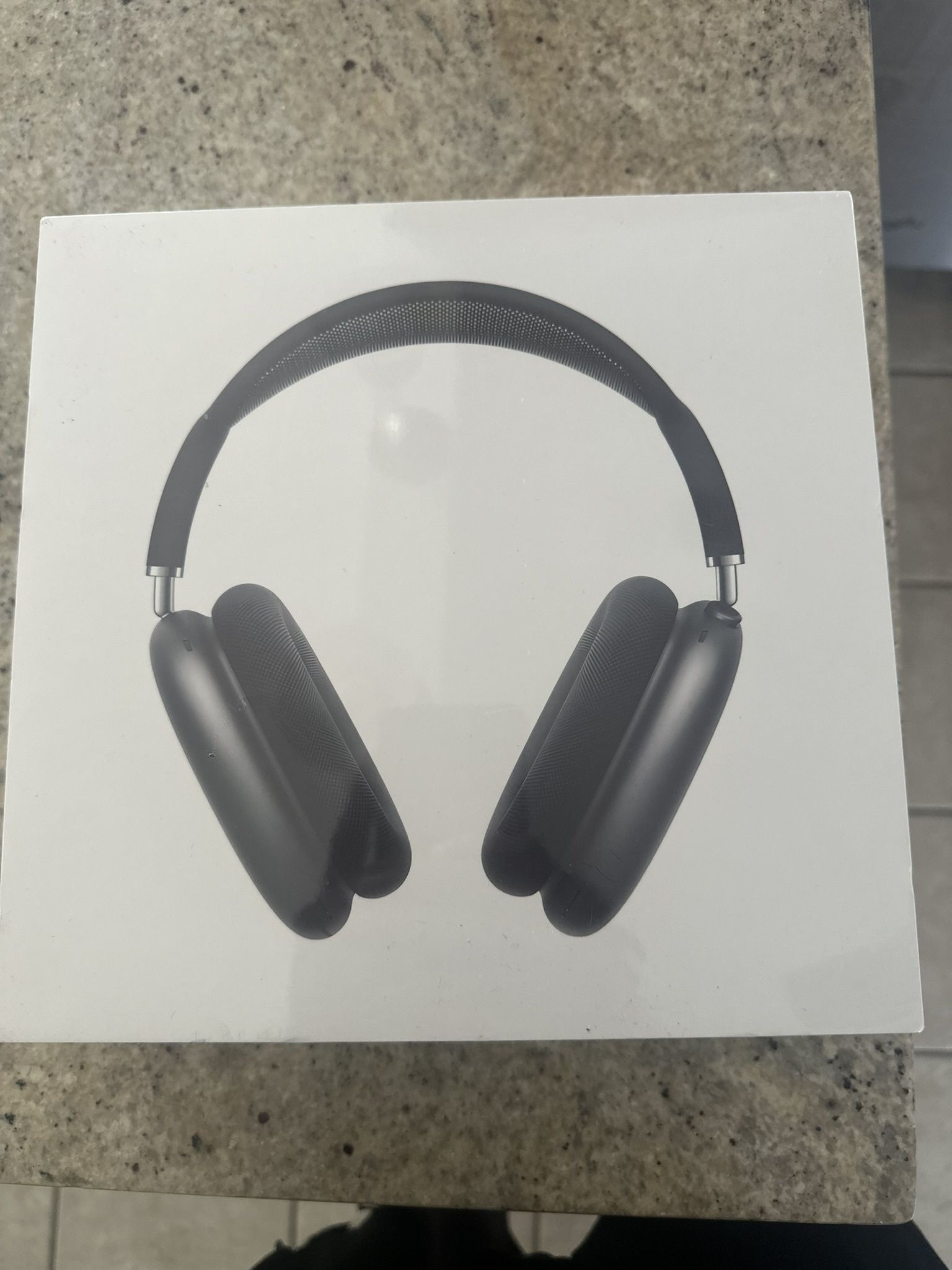 Black AirPod Maxes