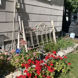 Free Queen Size Headboard And Footboard Canopy Bed