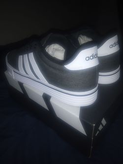 Adidas shoes Daily 4.0
