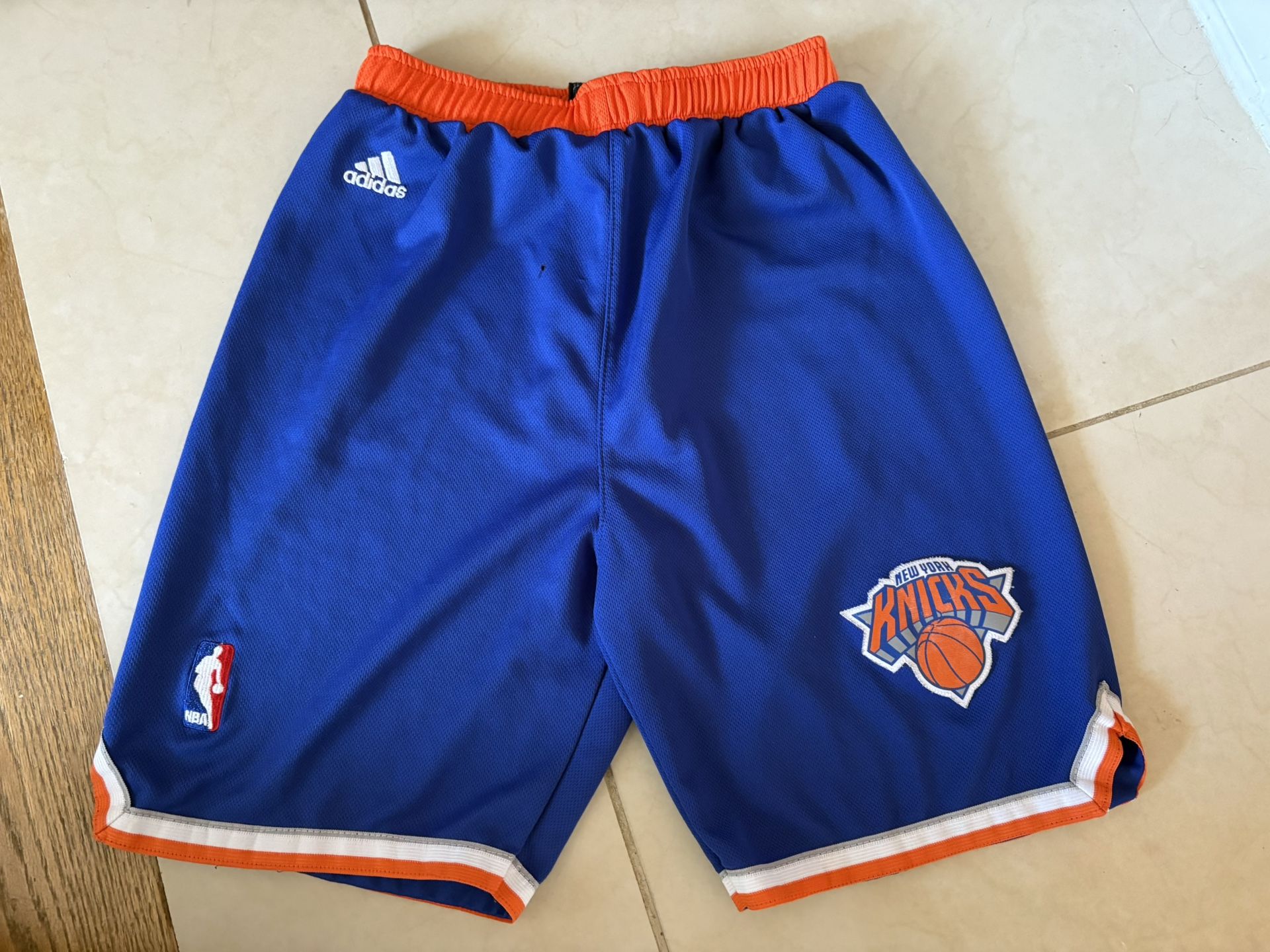 NY Knicks Adidas Shorts Youth Kids Large Kids Boys Girls Jersey Shirt.      Weights Nike Jordan Sneakers Carhartt Bikes Scooter Jersey Yankees Mets