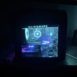 Alienware Aurora Gaming PC - Intel i7-12700KF, RTX 5060 Ti, 16GB RAM, RGB