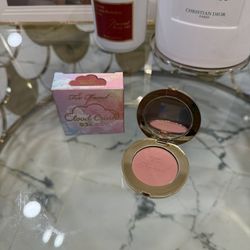 Too Faced Cloud Crush Blurring Powder Blush💕