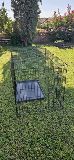 ** Large 42" double door Wired Dog 🐕 cage cage **