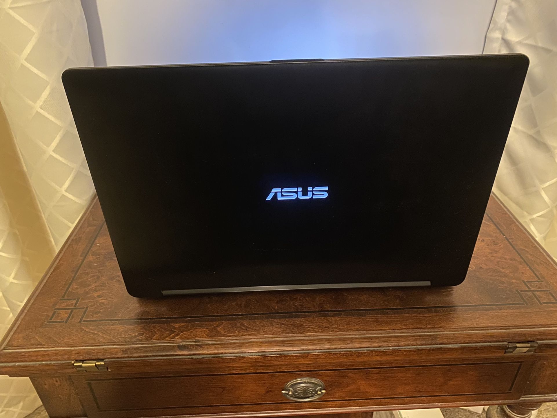 ASUS Model Q502L Notebook PC