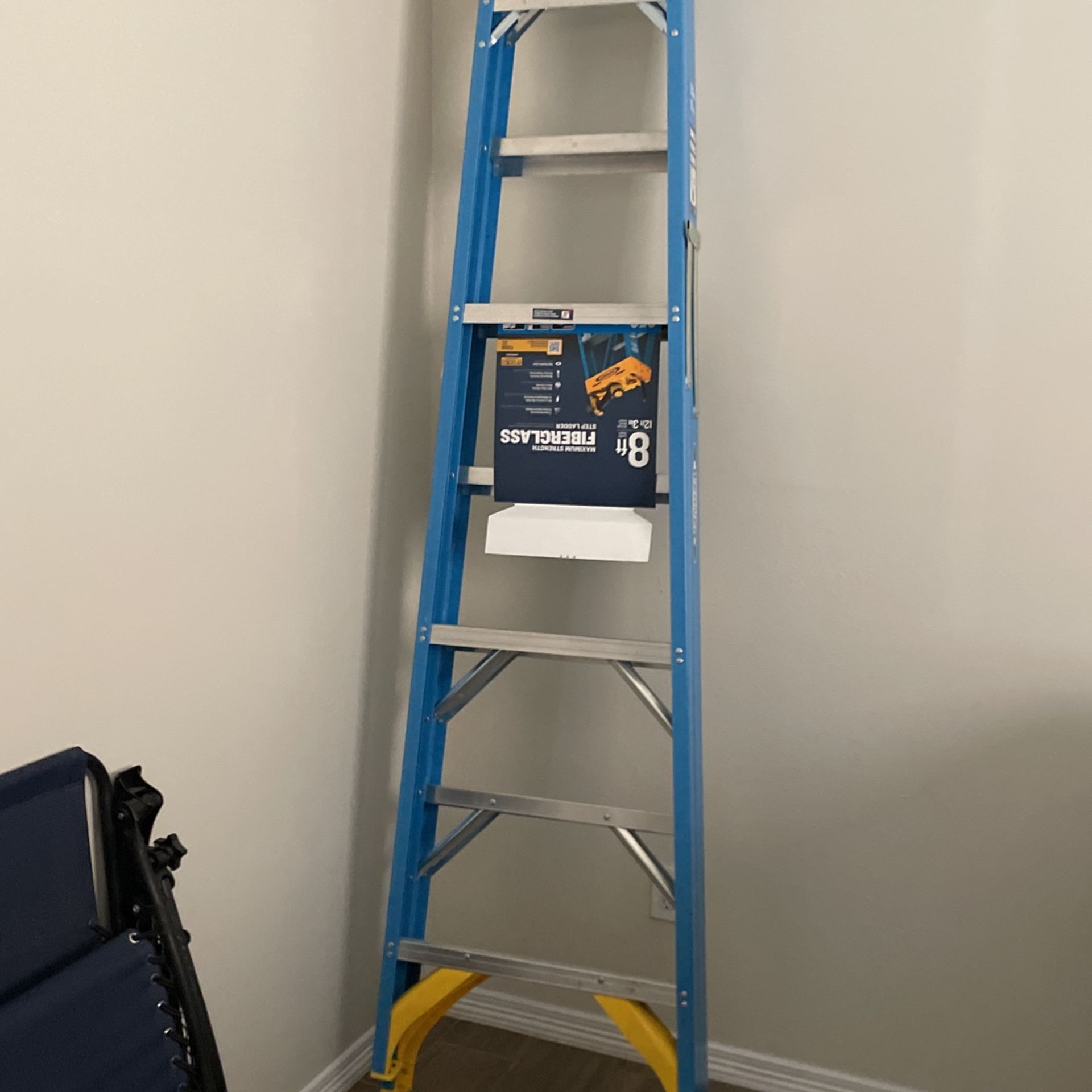 8’ft-3inAluminum And Fiberglass Ladder