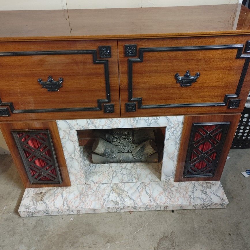 Vintage Fireplace With Mini Bar And Record Player