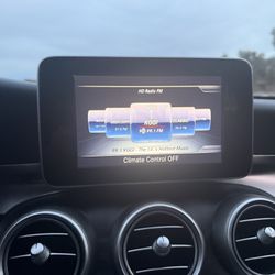 2015 Mercedes C300 Original Stereo Screen 