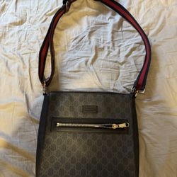 Gucci Men’s Messenger Bag 