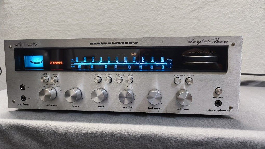 Vintage Marantz 2230 Receiver