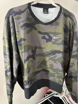 Nike dri fit sweater