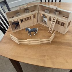 Melissa and Doug Fold and Go Stable