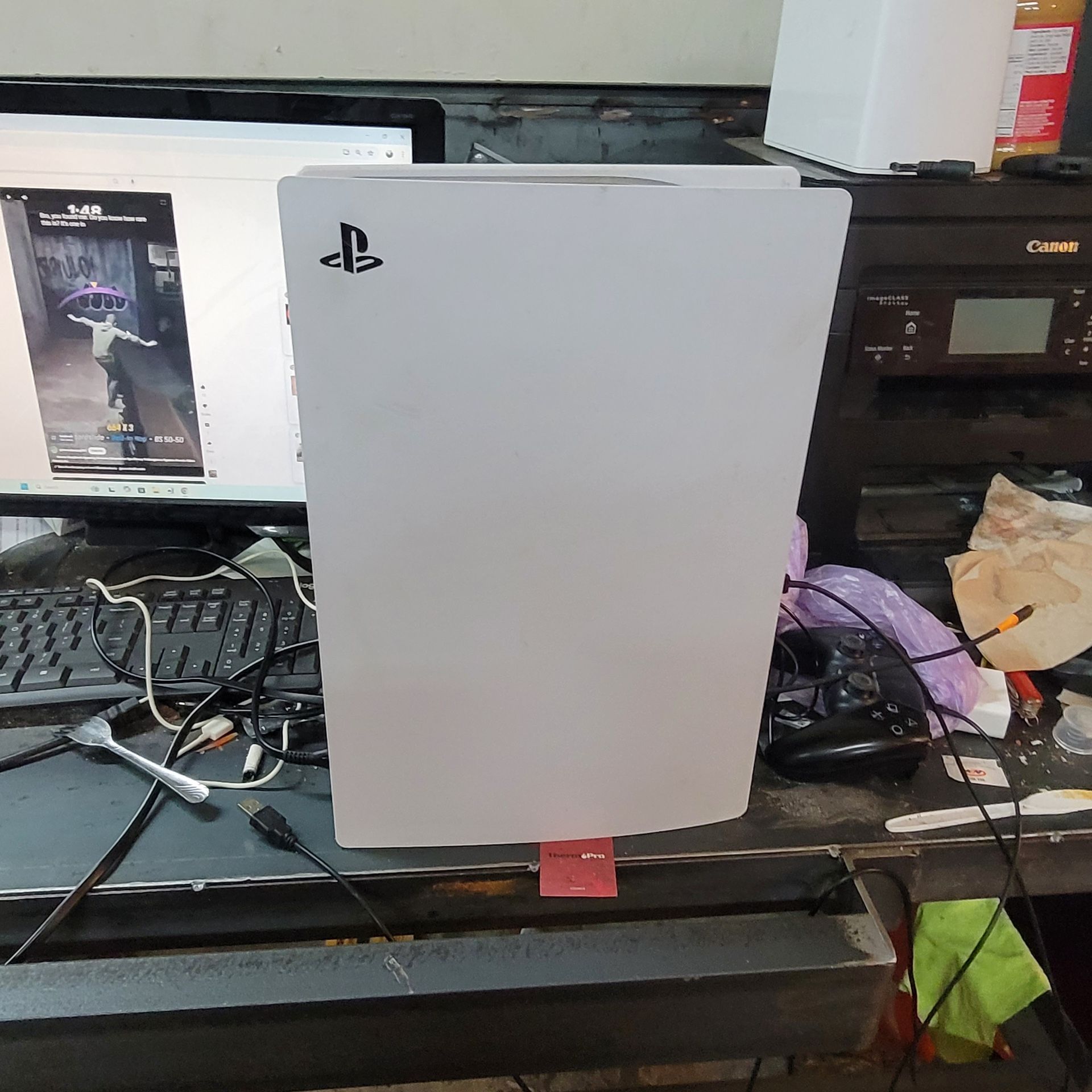 PlayStation 5 (PS5) Disc Edition – Well-Maintained!