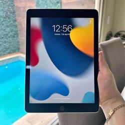 iPad Air 2, Excellent Condition,  iCloud, and Factory UNLOCKED 