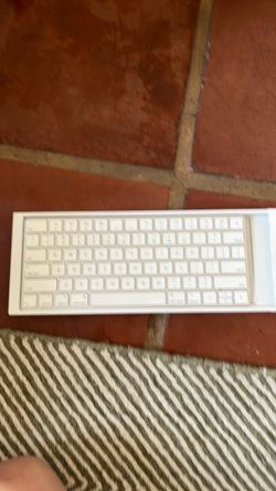 Apple wireless keyboard.