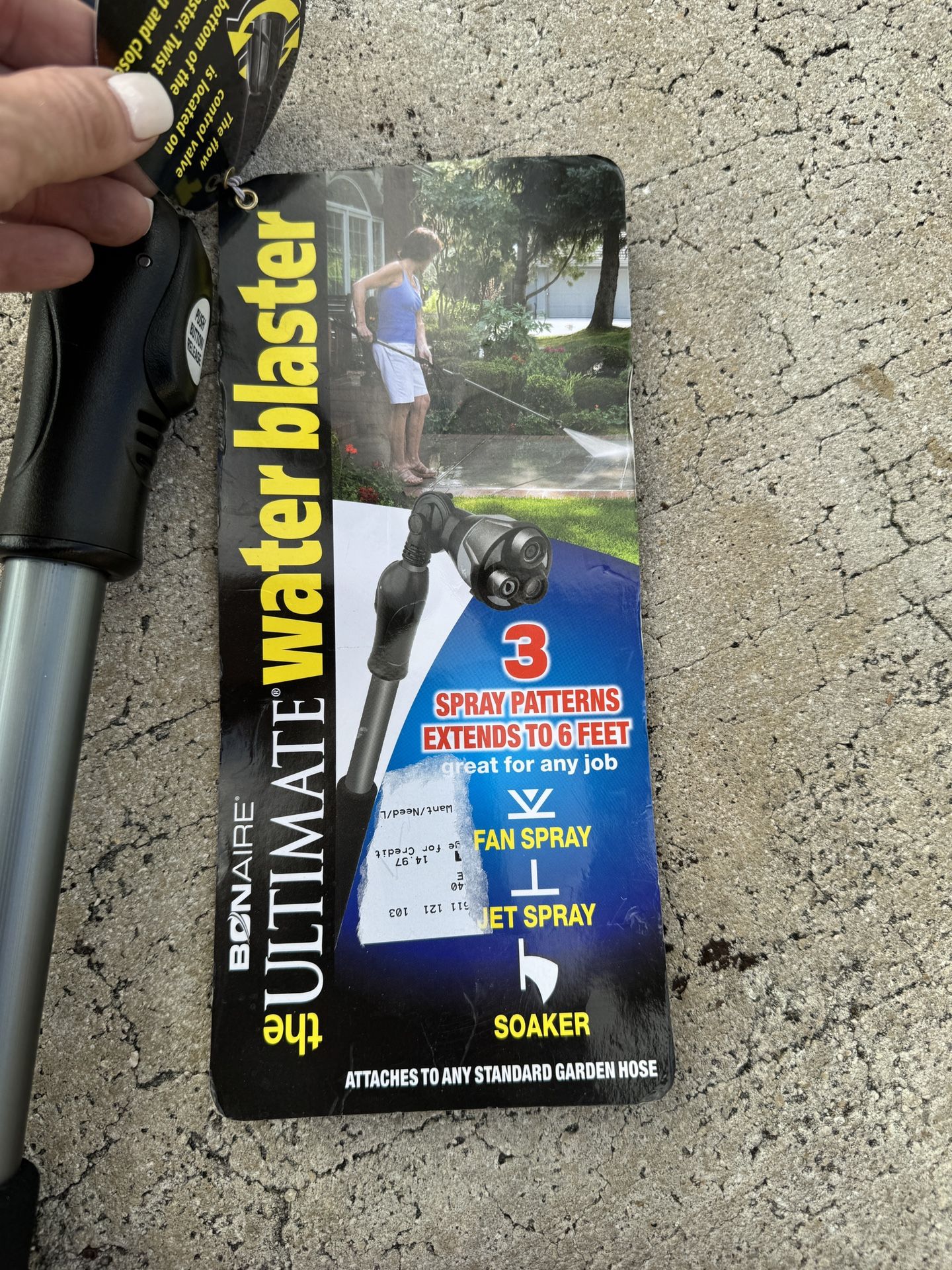 Title: BonAire Ultimate Water Blaster Extendable Hose Attachment 3 Spray Patterns Description: The Bonaire Water Gun Sprayer, model UWB4C, offers thr