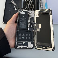 iPhone Screens Repaired Here! 🛠️